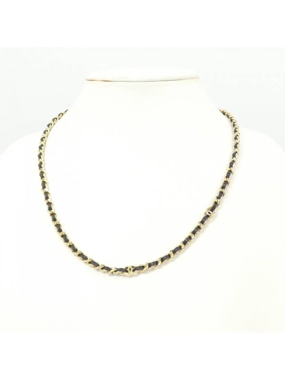 Chanel Necklace Gold